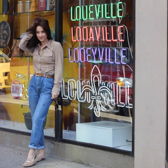 Welcome to my closet!💗 - Picture 4 of 6